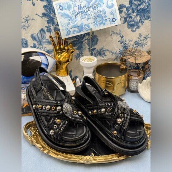 🆕 KURT GEIGER LONDON 🧿 NWOB Orson Cross Scallop Sandal, Black - Sz 37 US  7 - Picture 2 of 16